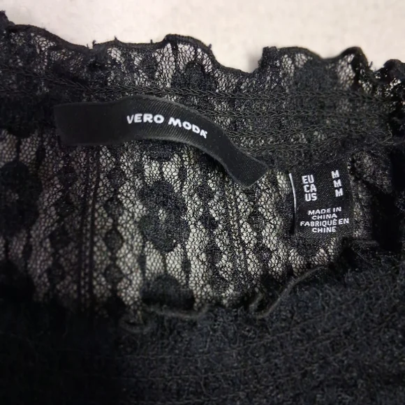 Vero Moda Black Lace Blouse - Picture 4 of 4
